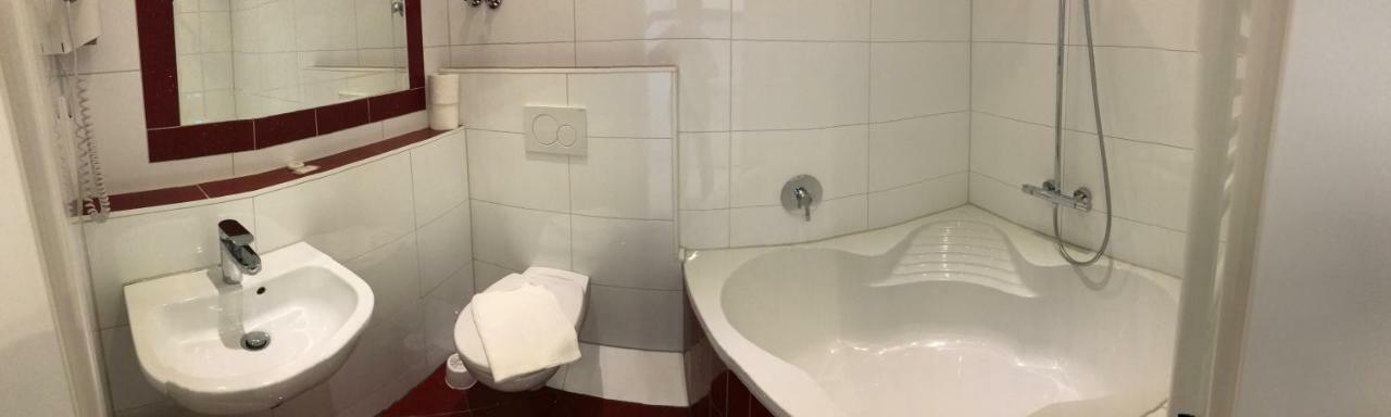Hotel Berlin Schwetzingen Esterno foto
